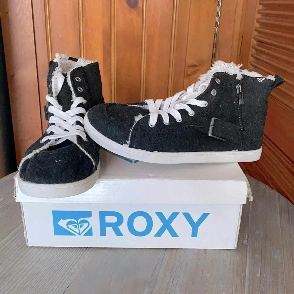 ROXY Castaway Womenβs Wool High-Top Sneakers Faux Fur, Zipper, buckle, lace 7.5